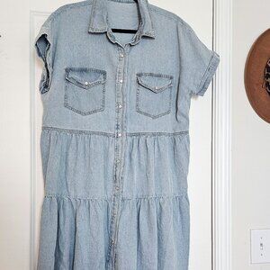 New Denim Dress Size XL-Frayed hem with functioning snap buttons